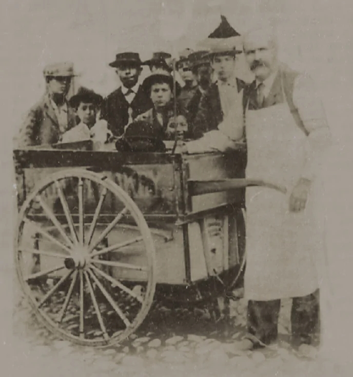 dal sito: https://www.generazioneaurunca.com/turismo-cultura/sessaperu-la-storia-di-pietro-donofrio-che-parti-da-sessa-per-diventare-il-re-dei-dolci-in-sudamerica/ Data di consultazione: 17.03.2026.