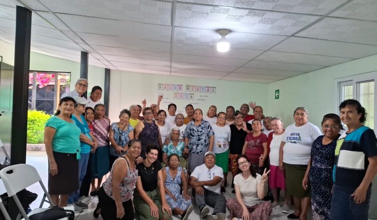 Programma sociale per adultos mayores presso il dispensario Cabrini di Barcena (Villa Nueva)